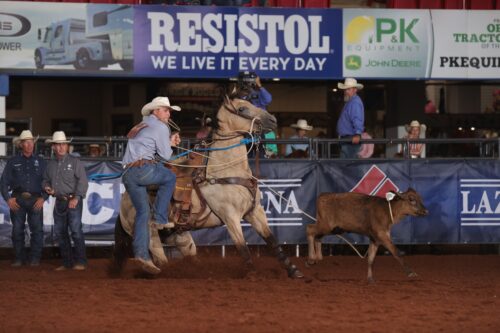 Briar White roping at the 2023 World Championship Junior Rodeo. 