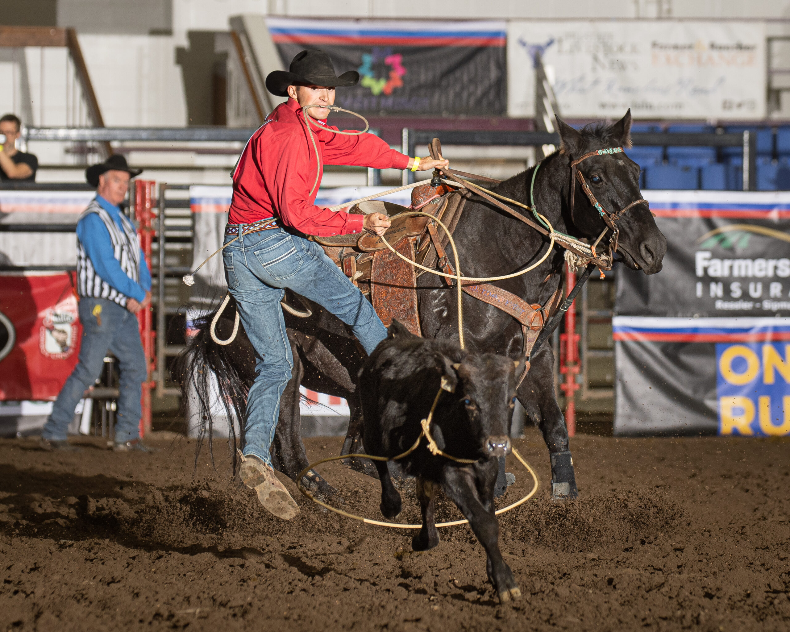 Bodie Mattson ropes at the 2023 Badlands Circuit Finals