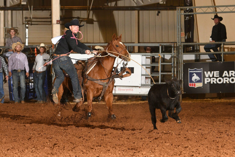 Cash Fuesz roping at the 2023 Prairie Circuit Finals