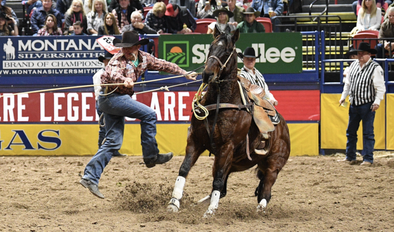 Caleb Smidt goes 6.9 to win Round 5 at the 2023 NFR.