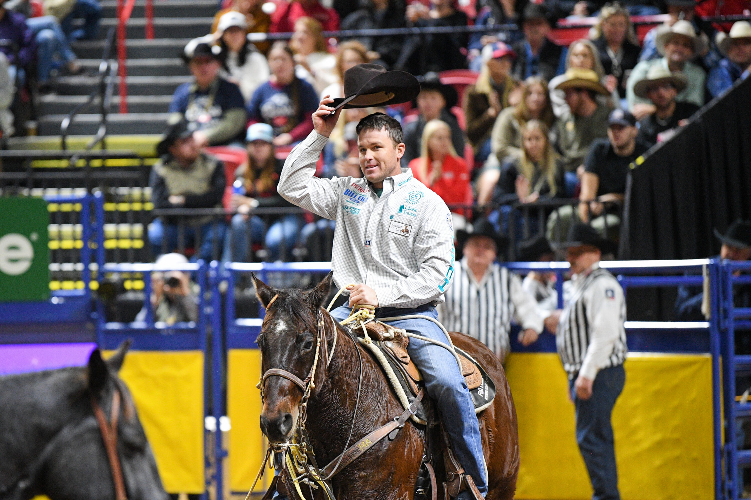 Caleb Smidt slam dunks another round win at the 2023 NFR with a 6.8-second run.