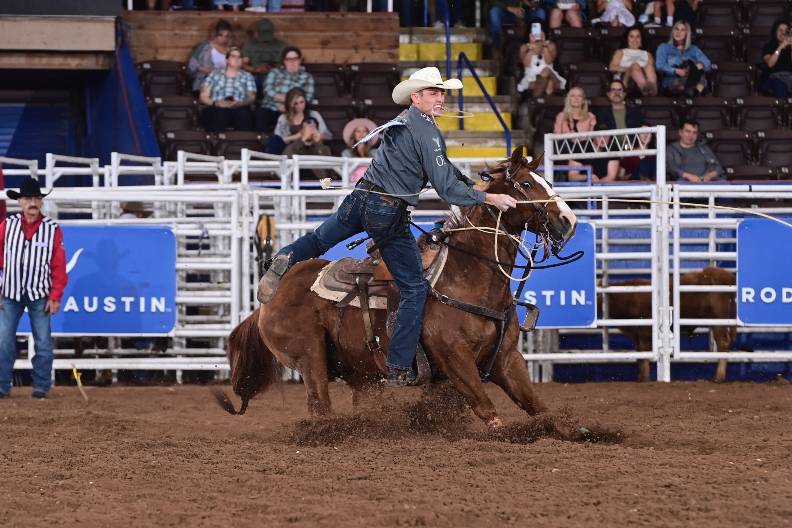 Tuf Cooper aboard Hammer at Rodeo Austin.