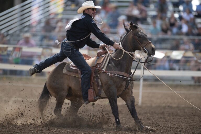 Hunter Herrin winning the average at the Red Bluff Round-Up.